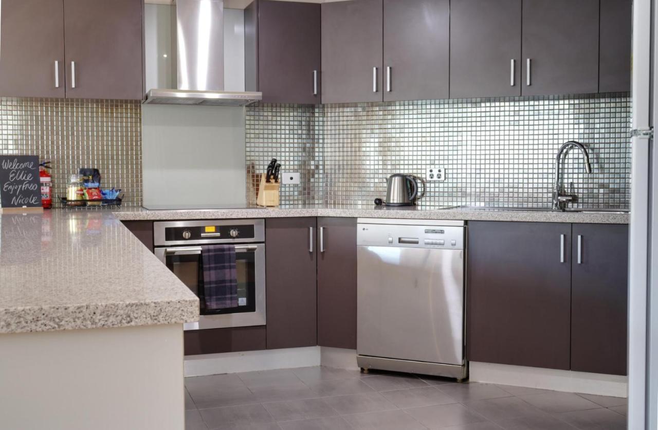 Fiveways Balcony, King Bed, Chef'S Kitchen Apartment ฟรีแมนเทิล ภายนอก รูปภาพ